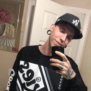 Meet your Posher, Christopher